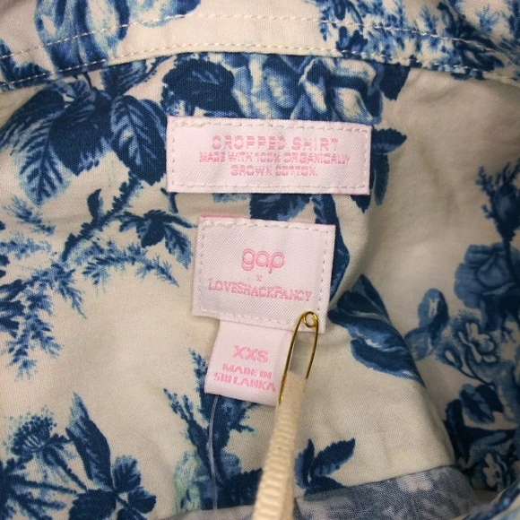 Gap x LoveShackFancy White & Blue Rose Floral Cottage Core Print Cropped Shirt - Picture 7 of 13